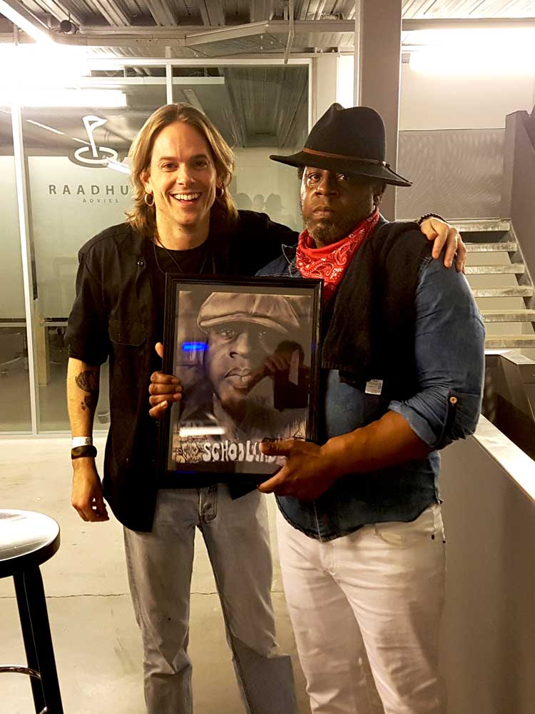 Schoolly D with Schoolly D charcoal drawing on 118 gr Strathmore Toned Tan (27,9x35,6cm) (2018) (svenimal.art)