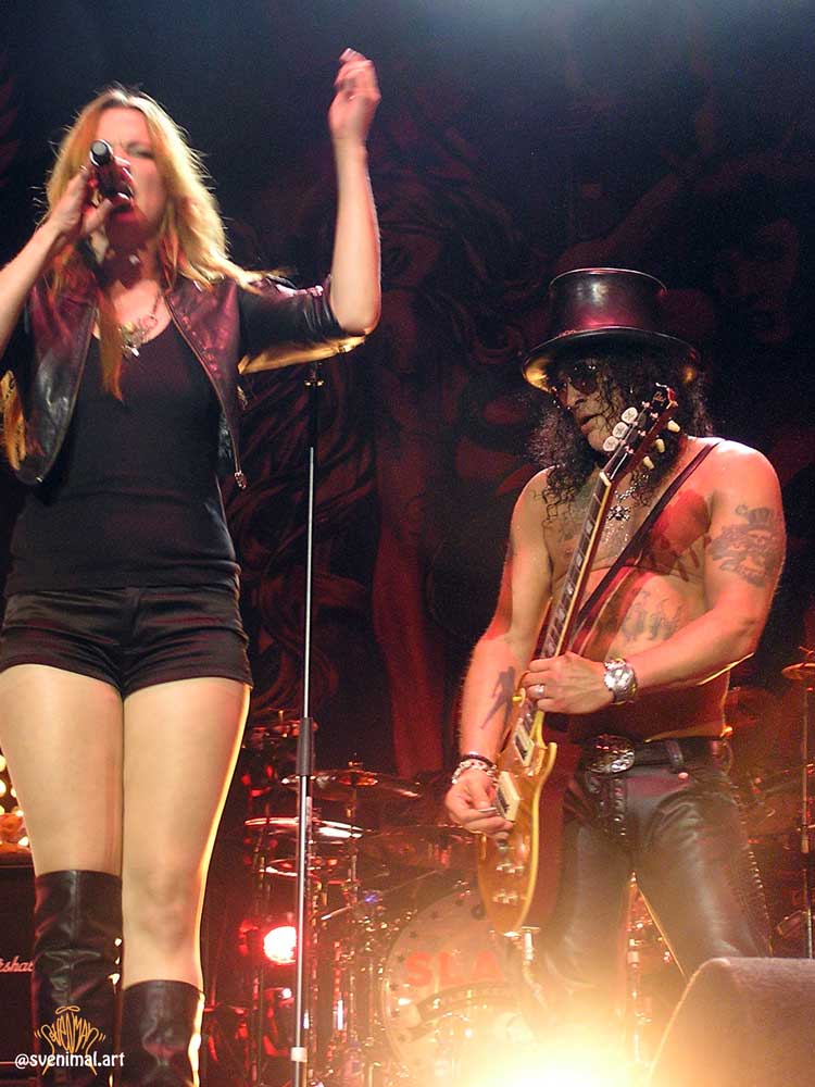 Slash And The Conspirators with Lizzy Hale (Halestorm) @ Heineken Music Hall (2012) (svenimal.art)