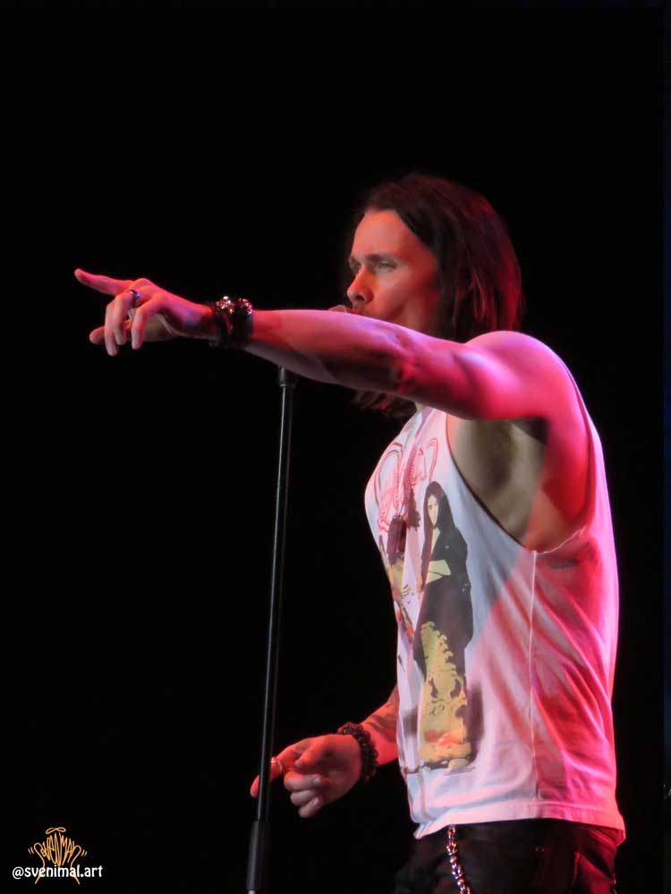 Myles Kennedy with Slash And The Conspirators @ Heineken Music Hall, Amsterdam (2014) (svenimal.art)