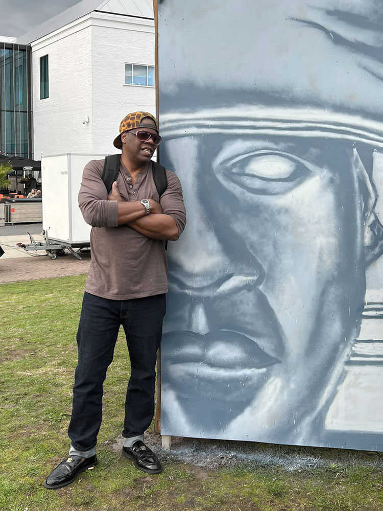 Graffiti streetart tribute portrait mural Schoolly D and Ice Dog with Schoolly D @ Urban Matterz. Cacao Fabriek, Helmond (svenimal.art)