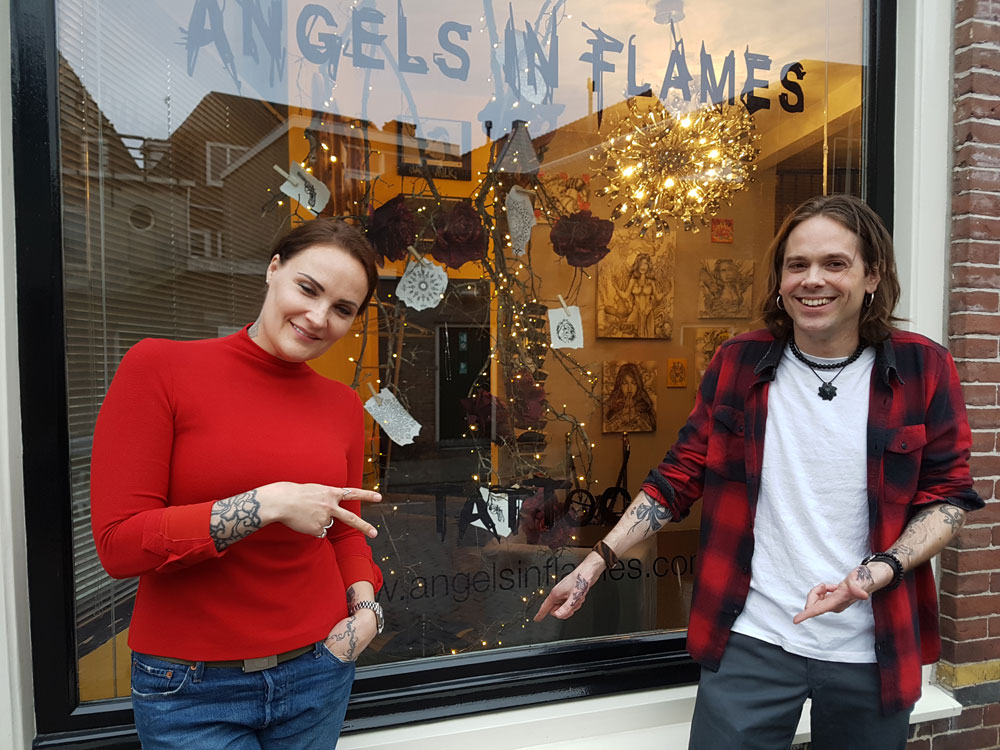 Svenimal getting his tattoo design done by Remy Deinum @ Angels In Flames, Hoorn (2019) svenimal.art)